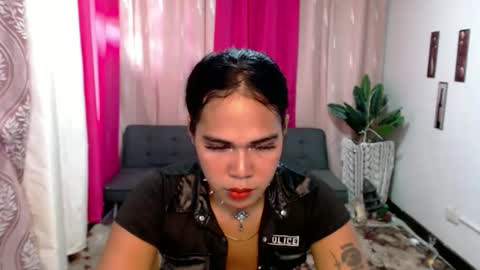 Snapshot of vampy_ebony_laxine chatting on 09.10.25 vampy_ebony_laxine online show from 09.10.25