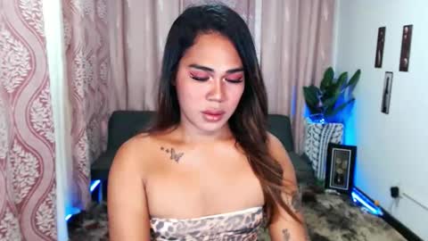 Snapshot of vampy_ebony_laxine chatting on 09.14.25 vampy_ebony_laxine online show from 09.14.25