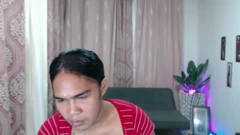 Snapshot of vampy_ebony_laxine chatting on 10.05.25 vampy_ebony_laxine online show from 10.05.25