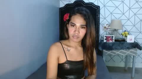 Snapshot of vampy_ebony_laxine chatting on 12.17.25 vampy_ebony_laxine online show from 12.17.25