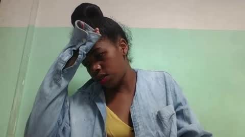 Snapshot of vanafiry chatting on 01.20.25 vanafiry online show from 01.20.25