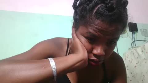 Snapshot of vanafiry chatting on 02.05.25 vanafiry online show from 02.05.25