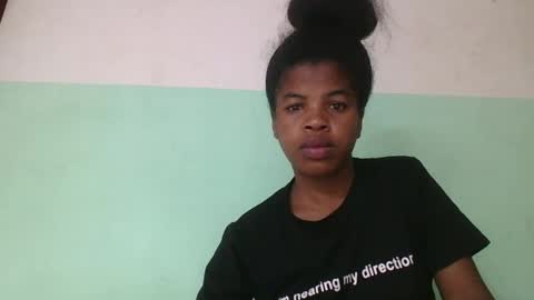 Snapshot of vanafiry chatting on 02.18.25 vanafiry online show from 02.18.25