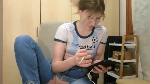 Snapshot of vanda26 chatting on 11.25.25 Vanda online show from 11.25.25