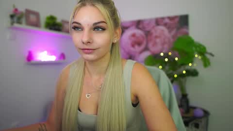 Vanda Lust online show from 10.18.25