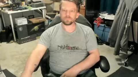 Snapshot of vandonh chatting on 06.17.26 vandonh online show from 06.17.26