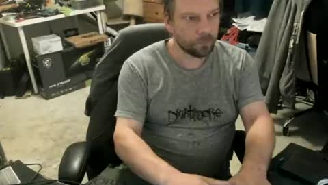 Snapshot of vandonh chatting on 06.18.26 vandonh online show from 06.18.26