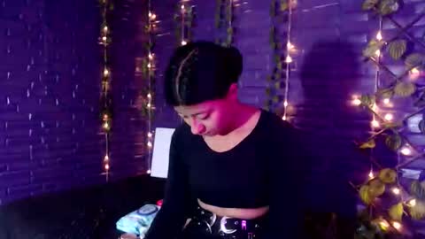Snapshot of vanelin18 chatting on 04.21.26 Vane online show from 04.21.26
