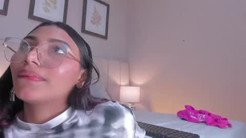 Snapshot of vanessa__cb chatting on 06.25.26 vanessa__cb online show from 06.25.26