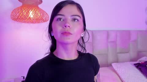 Snapshot of vanessa_cruz_18 chatting on 06.01.26 Vane online show from 06.01.26