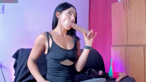 Snapshot of vanessa_gonzaless chatting on 11.24.25 Vanessa online show from 11.24.25