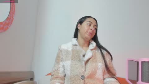 Snapshot of vanessaadol chatting on 12.30.24 vanessaadol online show from 12.30.24