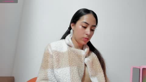 Snapshot of vanessaadol chatting on 01.04.25 vanessaadol online show from 01.04.25