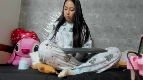 Snapshot of vanessaadol chatting on 03.09.25 vanessaadol online show from 03.09.25