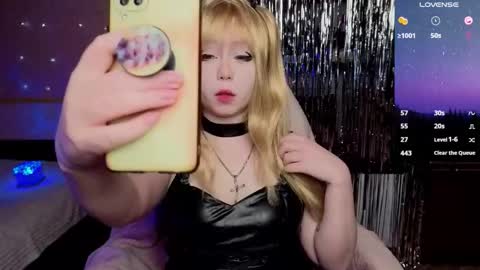 Snapshot of vanessaamixx chatting on 10.31.25 vanessaamixx online show from 10.31.25