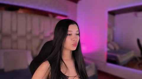 vanessaduval online show from 10.18.25