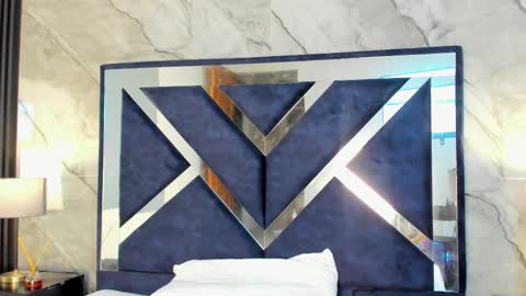 Vanessa Hard online show from 01.05.26