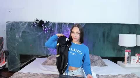 Snapshot of vanessaparis_ chatting on 10.26.25 Vanessa Sexy Paris online show from 10.26.25