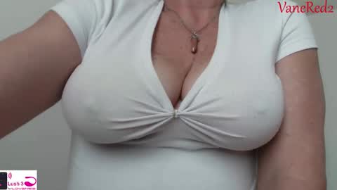 Vanesared2 online show from 02.20.25