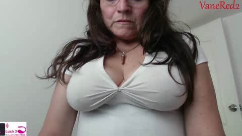 Vanesared2 online show from 02.25.25