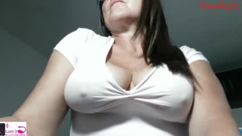 Vanesared2 online show from 10.06.25