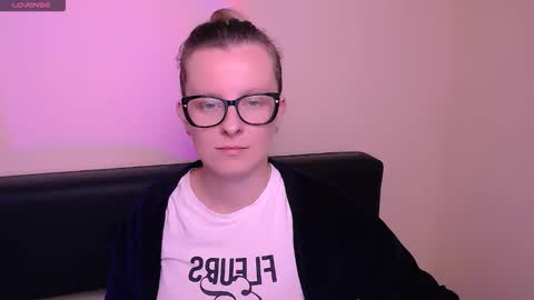 Snapshot of vanillaex_ chatting on 10.25.25 Mia online show from 10.25.25