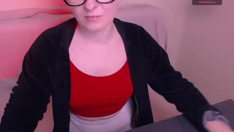 Snapshot of vanillaex_ chatting on 12.05.25 Mia online show from 12.05.25