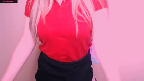 Snapshot of vanillaex_ chatting on 04.29.26 Mia online show from 04.29.26
