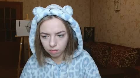 Snapshot of vanillamuffin chatting on 10.24.25 VanillaMuffin online show from 10.24.25