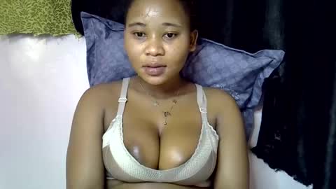 Snapshot of vanillavenus chatting on 11.23.25 vanillavenus online show from 11.23.25