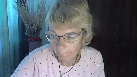 Vanillaxcreamy online show from 10.04.25