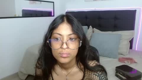 Snapshot of vannesweet_ chatting on 04.18.26 vane online show from 04.18.26