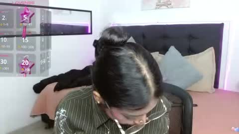 Snapshot of vannesweet_ chatting on 06.13.26 vane online show from 06.13.26