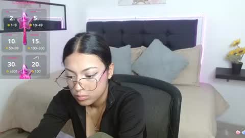 Snapshot of vannesweet_ chatting on 06.18.26 vane online show from 06.18.26