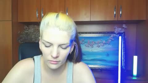 Vanessa online show from 04.08.26