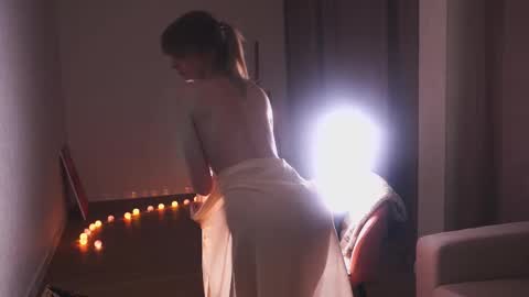 Snapshot of variety_moments chatting on 03.02.25 Heeeeey Im Hanna the art of tease online show from 03.02.25