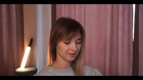 Snapshot of variety_moments chatting on 09.21.25 Heeeeey Im Hanna the art of tease online show from 09.21.25