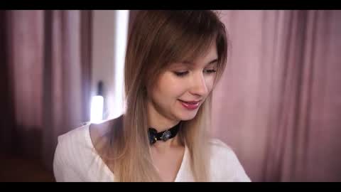 Snapshot of variety_moments chatting on 10.19.25 Heeeeey Im Hanna the art of tease online show from 10.19.25