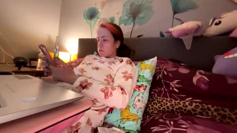 Snapshot of vaua089 chatting on 11.05.25 vaua089 online show from 11.05.25