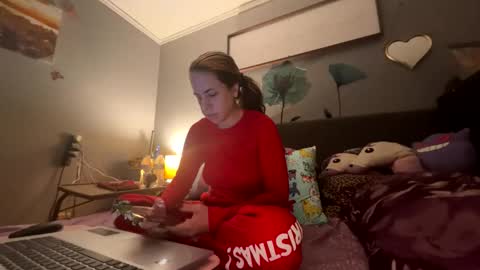 Snapshot of vaua089 chatting on 12.02.25 vaua089 online show from 12.02.25