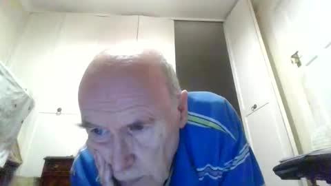 Snapshot of vaughan1010 chatting on 12.15.25 vaughan1010 online show from 12.15.25