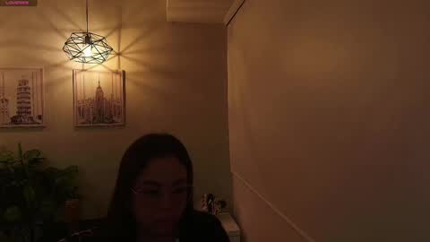 Victoria online show from 10.04.25