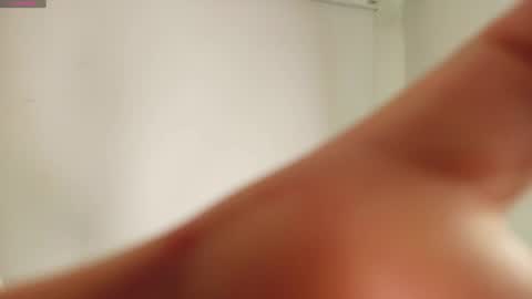 Victoria online show from 11.21.25