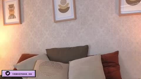 Vee Simons online show from 03.13.26