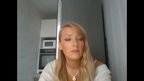 Veessa online show from 10.18.25