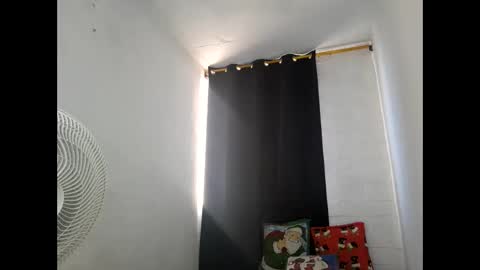 velk_hot1 online show from 01.14.25