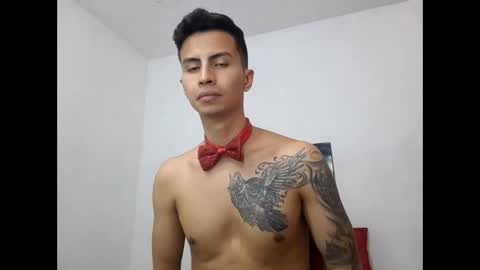 velk_hot1 online show from 02.24.25