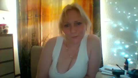 velka_raspberry online show from 05.21.26