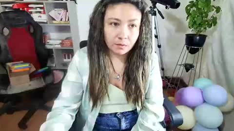 Snapshot of vellarossa chatting on 11.01.25 Im VelaI will be Christmas and New Year with my family December 22 to January 13 I will miss you guys. online show from 11.01.25