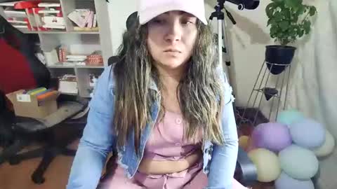 Snapshot of vellarossa chatting on 11.03.25 Im VelaI will be Christmas and New Year with my family December 22 to January 13 I will miss you guys. online show from 11.03.25